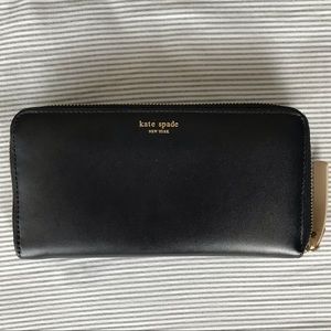 Kate Spade wallet in amazing condition